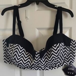NWT Plus Size Ava & Viv Black and White Chevron Pattern Bikini Swim Top